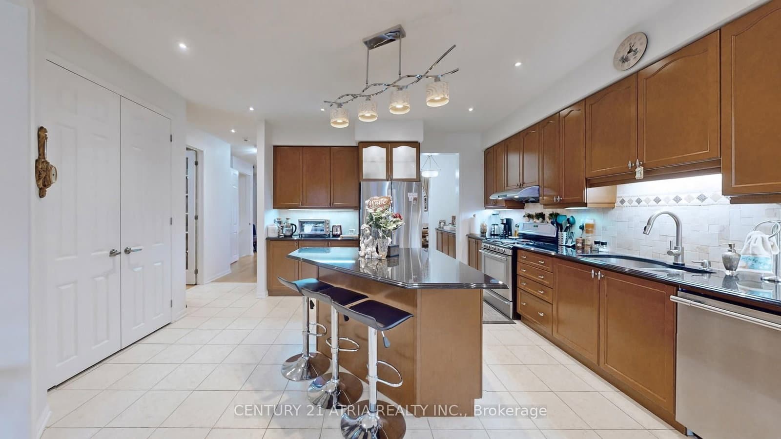 69 Diamond Jubilee Drive thumbnail 11