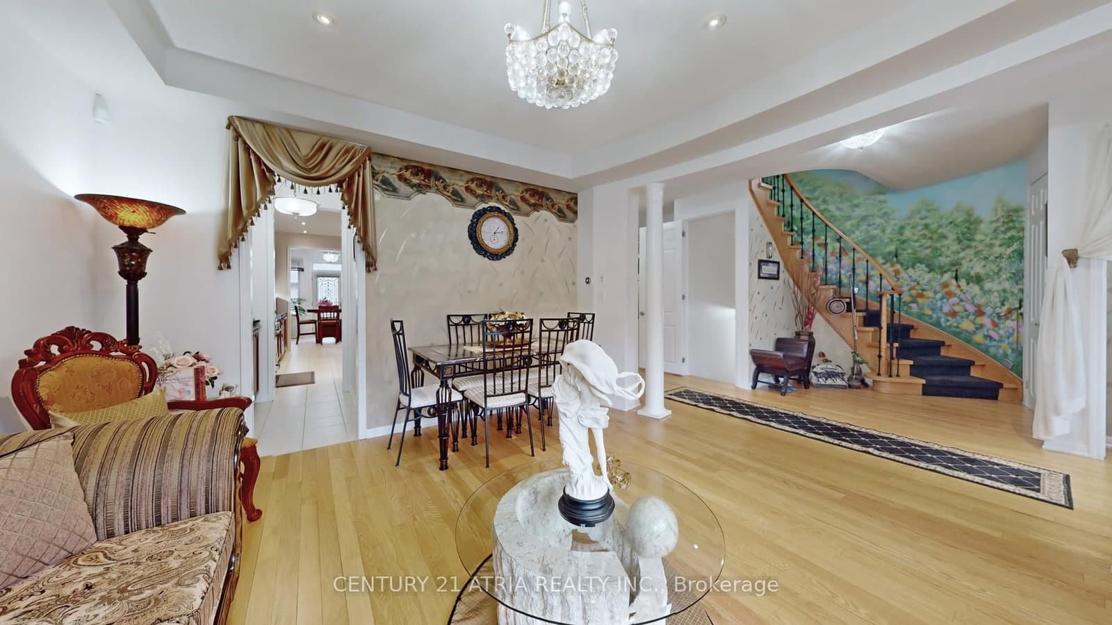 69 Diamond Jubilee Drive thumbnail 5
