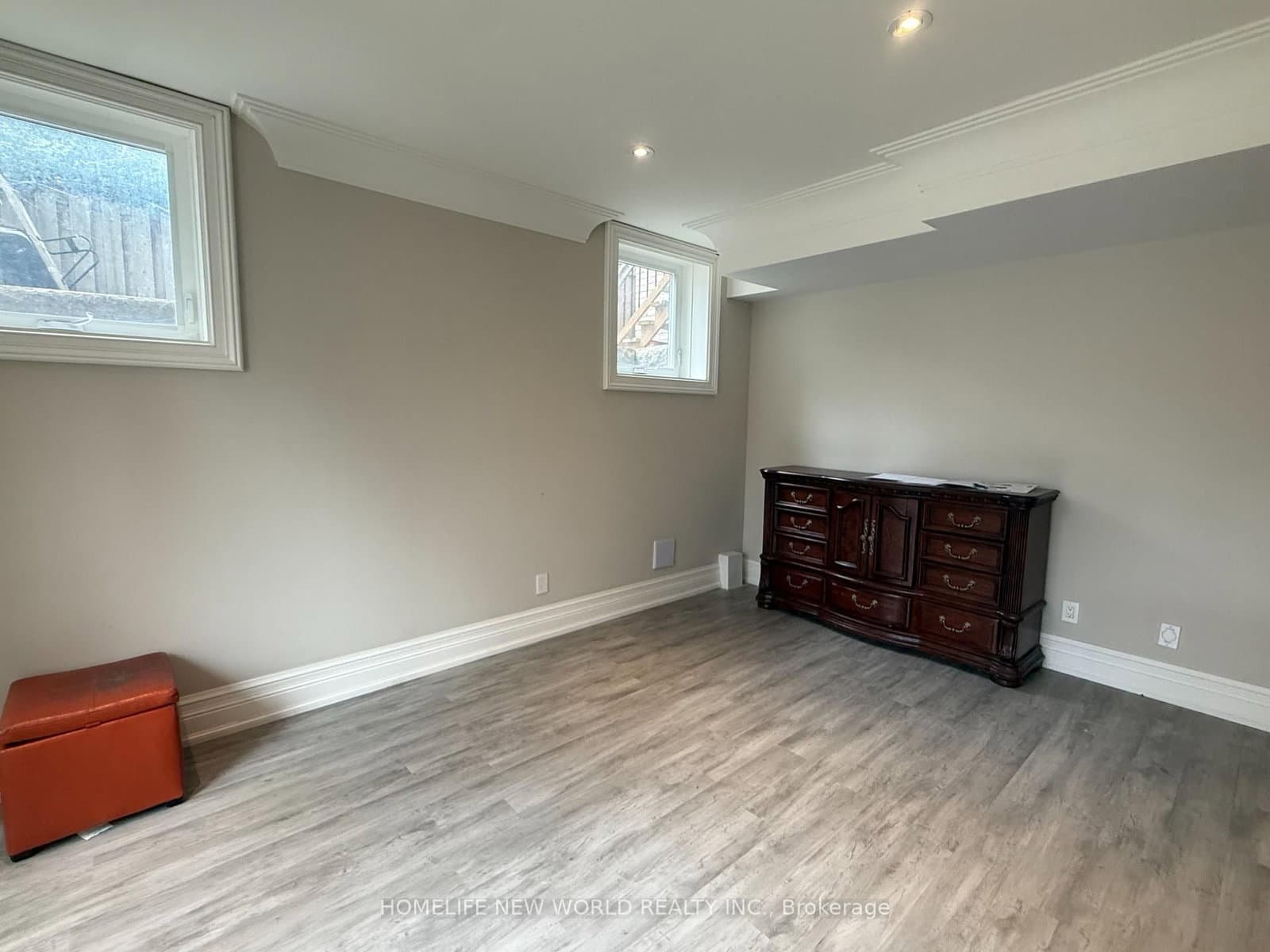 19 Honeybourne Crescent, Unit bsmt thumbnail 13