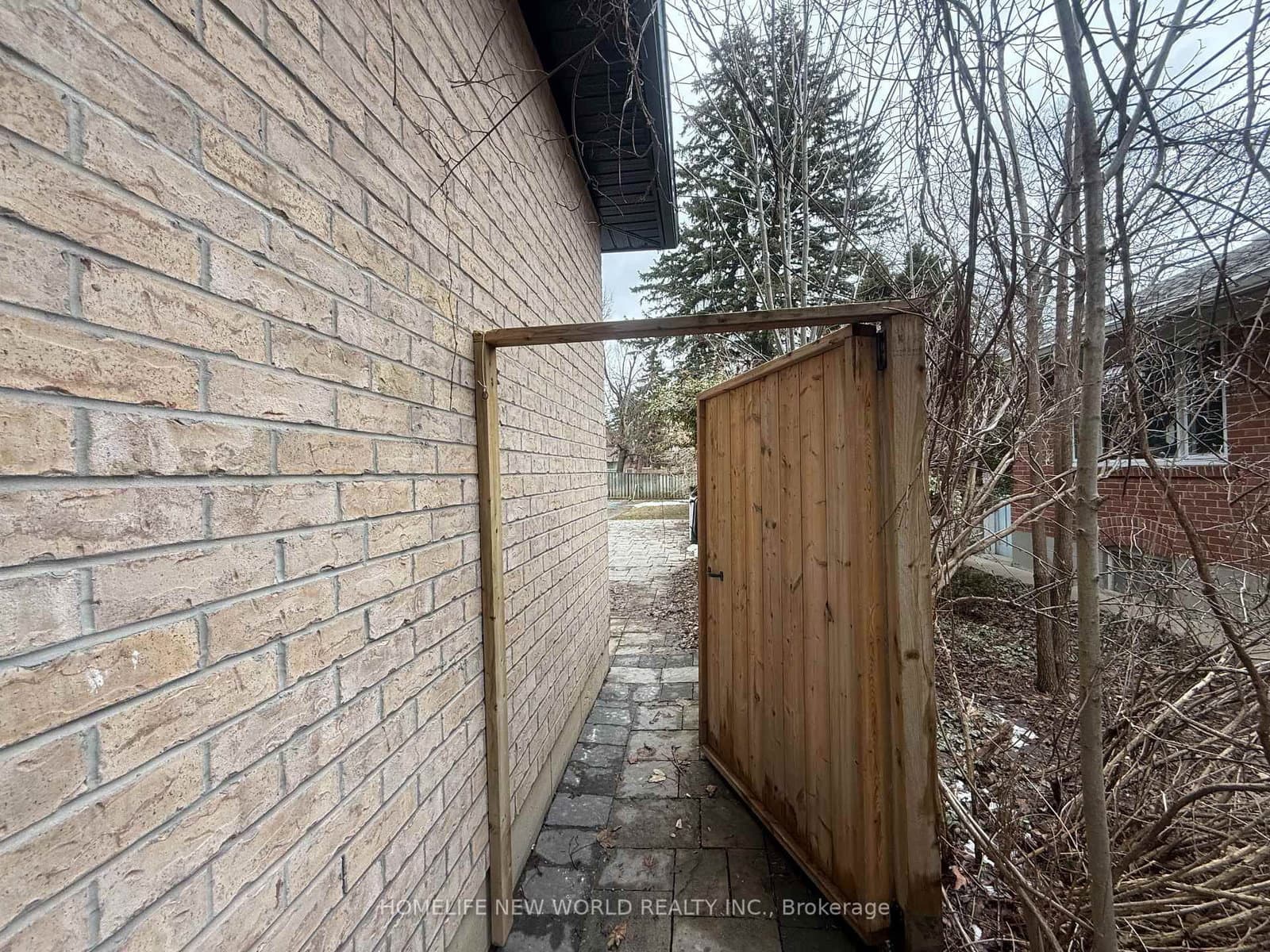 19 Honeybourne Crescent, Unit bsmt thumbnail 2