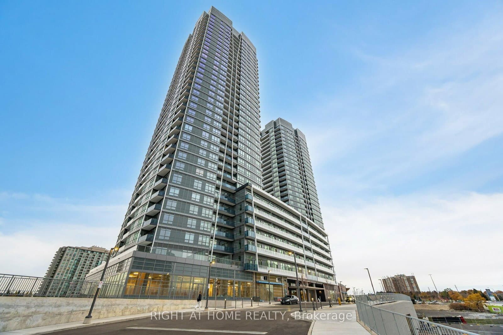 50 Upper MAll Way, Unit 226 thumbnail 2