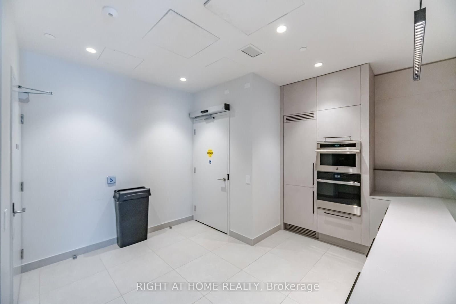 50 Upper MAll Way, Unit 226 thumbnail 35