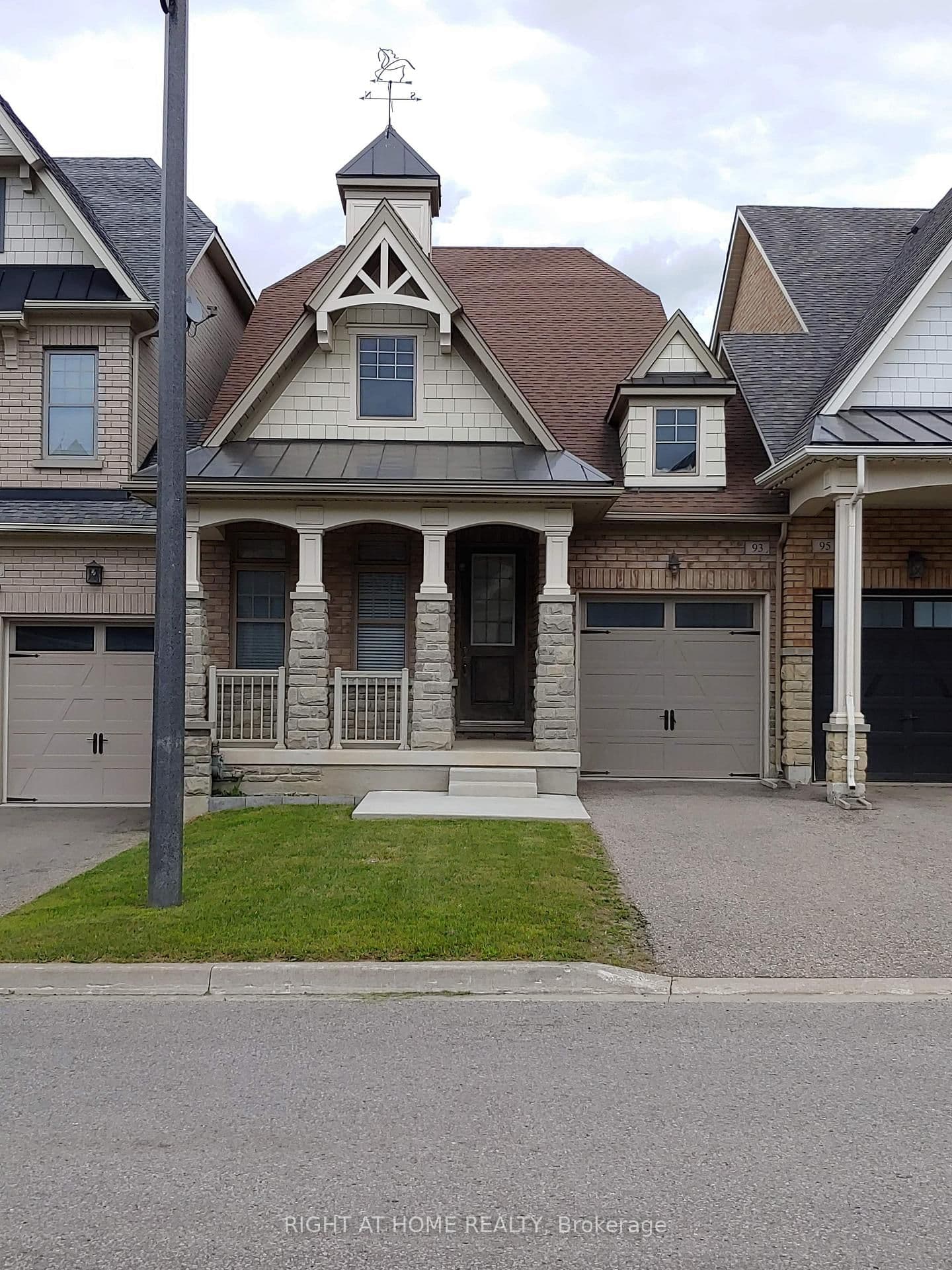 93 Alex Campbell Crescent