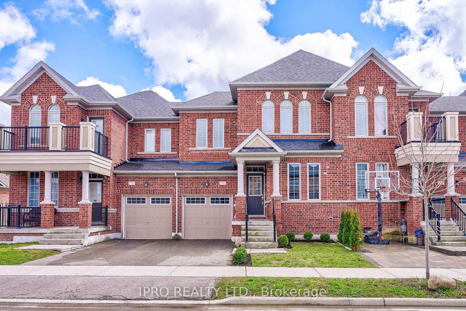3 Walter English Drive