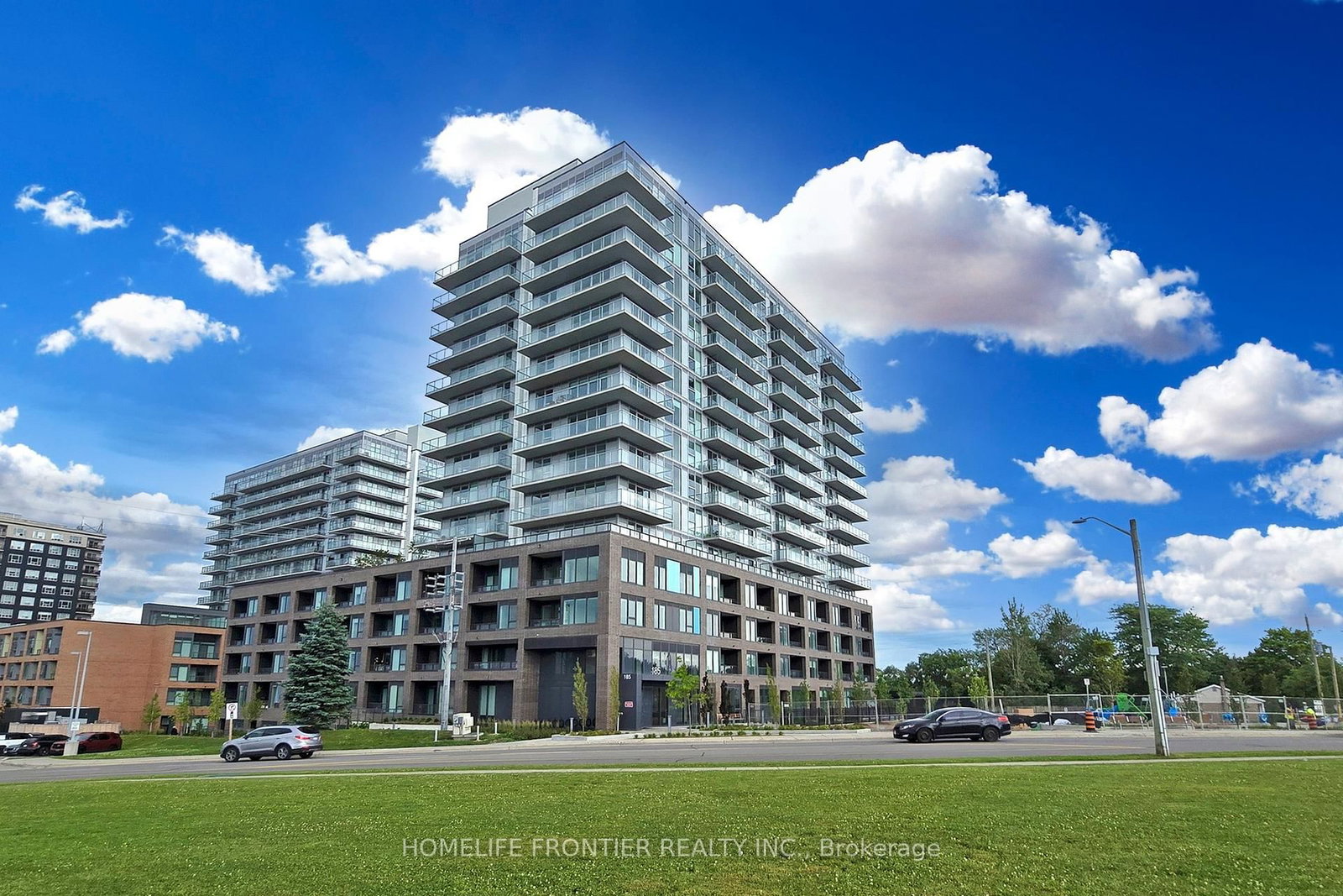 185 Deerfield Road, Unit 902