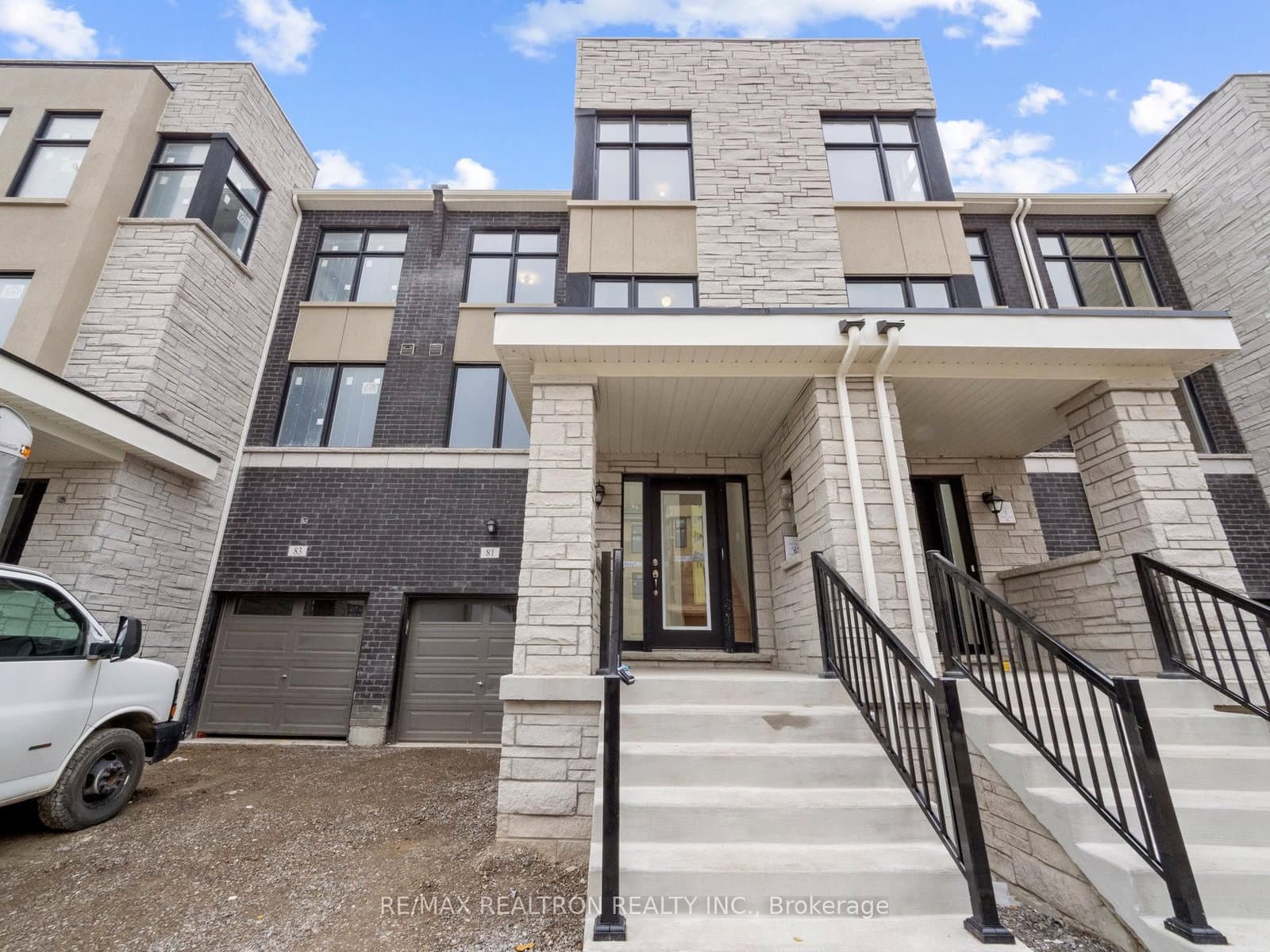 81 Puisaya Drive