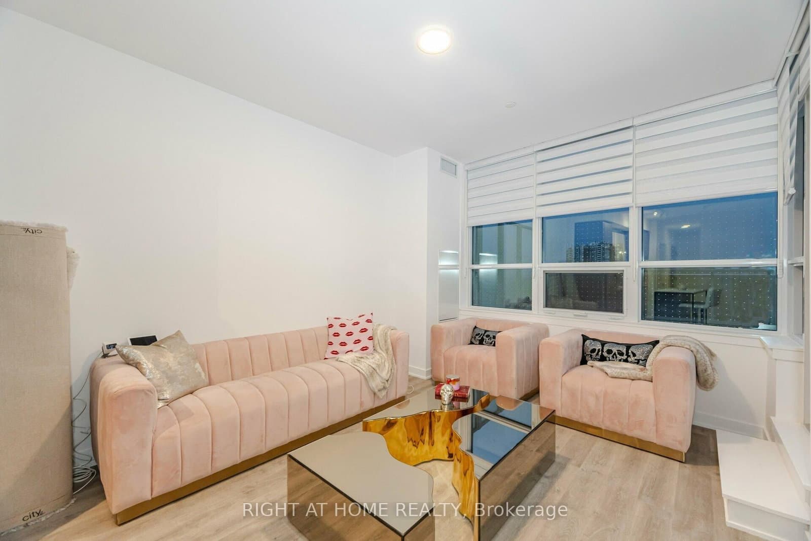 50 Upper Mall Way, Unit B-226