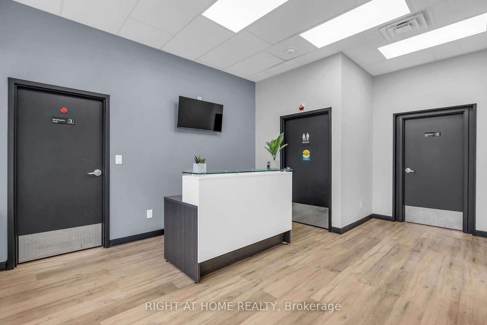 7348 26 Highway, Unit A thumbnail 8