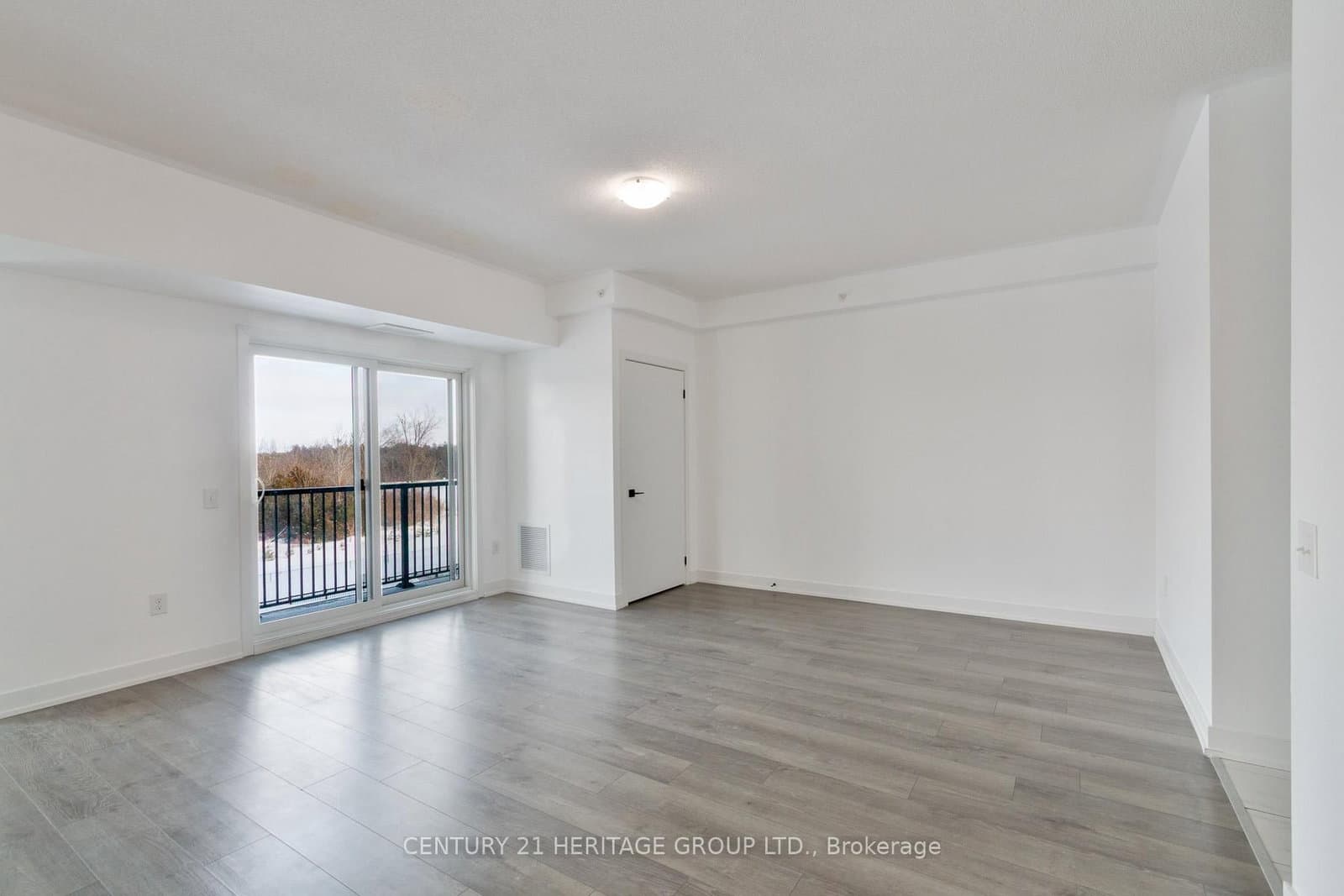 10 Culinary Lane, Unit 201 thumbnail 4