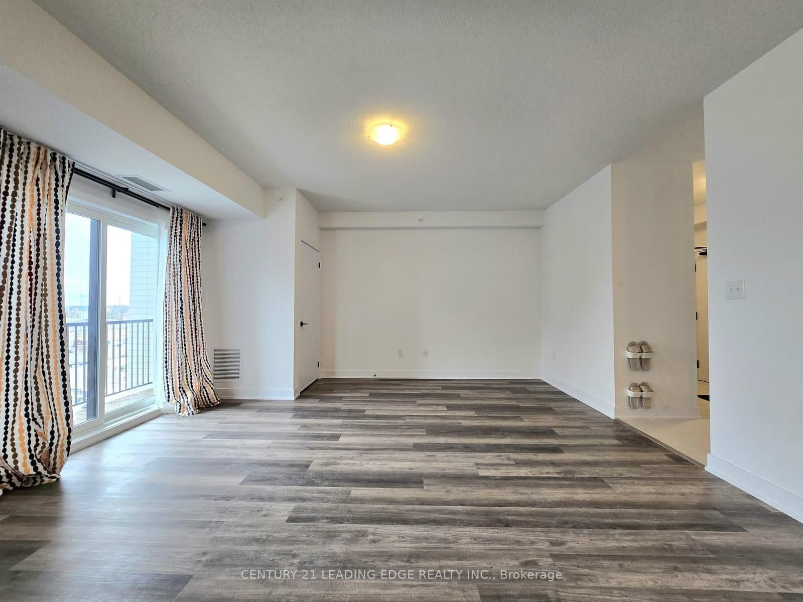 8 Culinary Lane, Unit 502 thumbnail 6