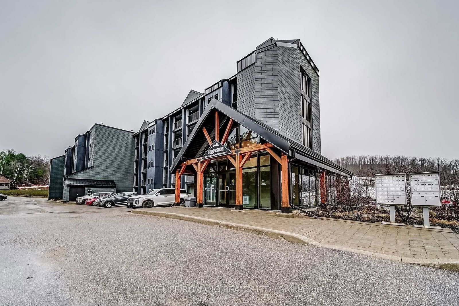#305 - 80 Horseshoe Boulevard