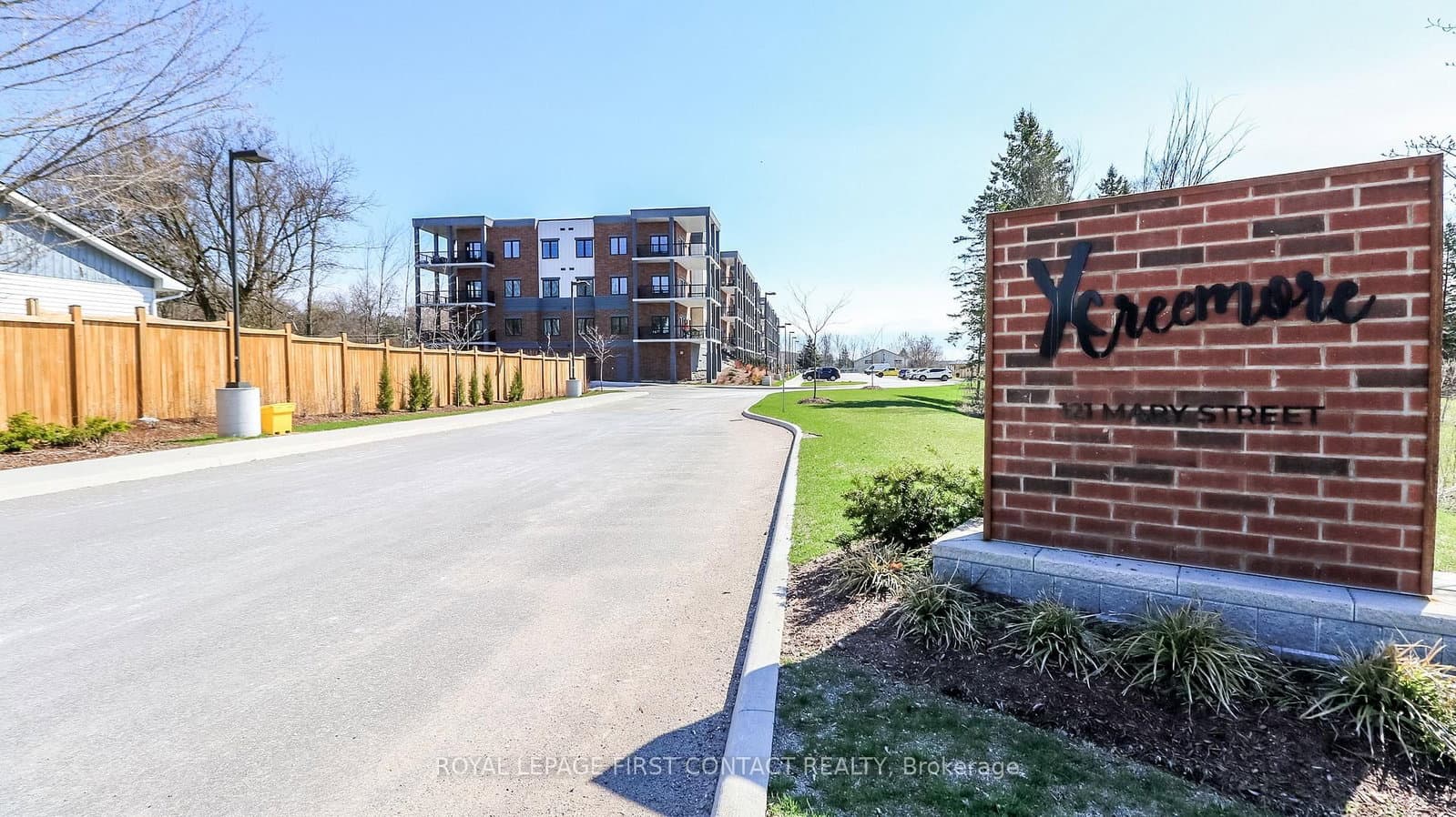 121 Mary Street, Unit 210