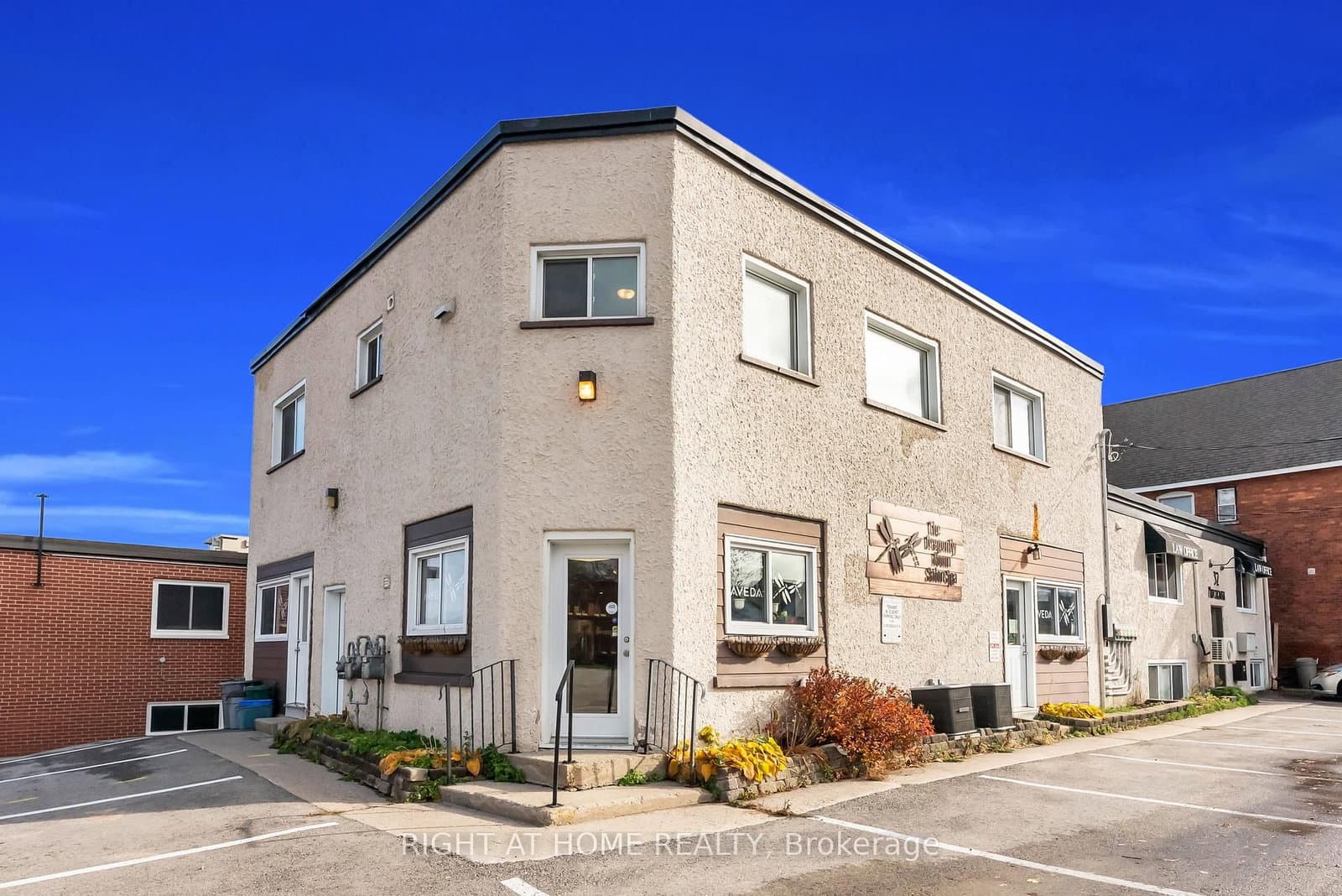 32 Matchedash Street N - Image 1