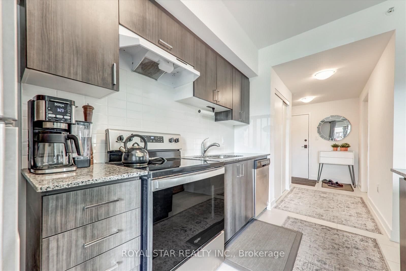 1 Chef Lane, Unit 401 thumbnail 11