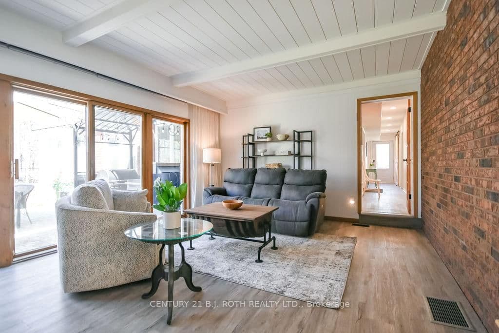 1078 Sunnidale Road thumbnail 22
