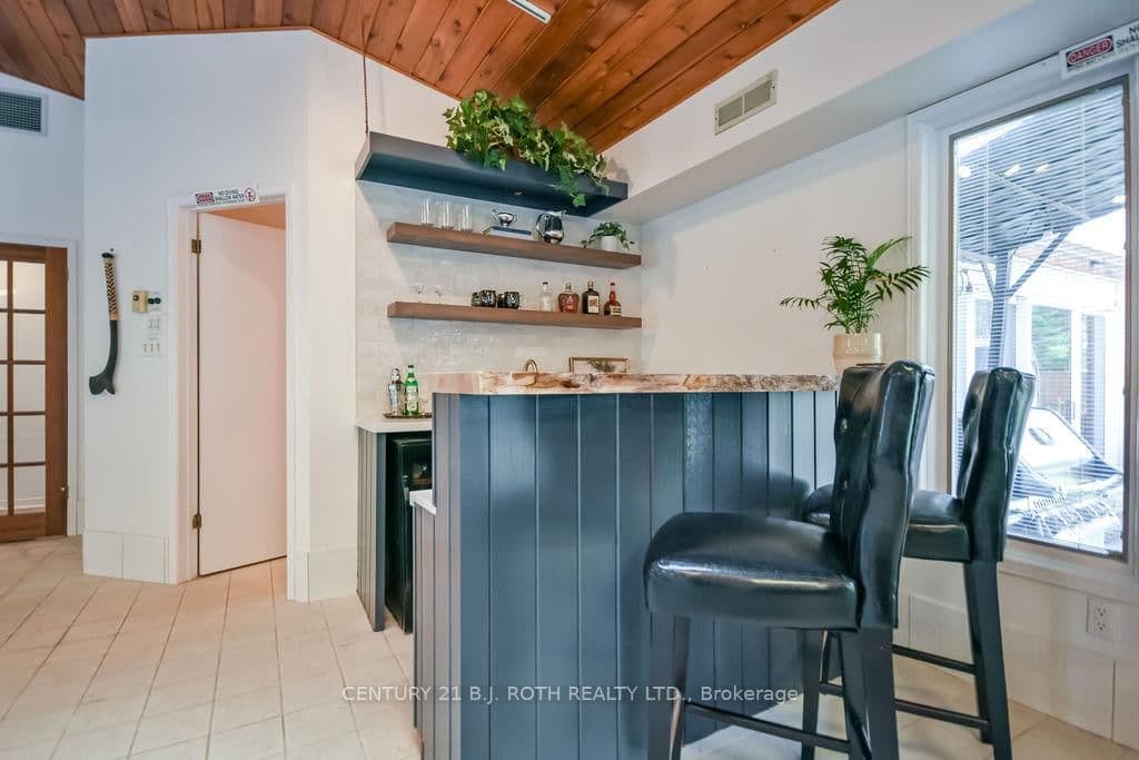 1078 Sunnidale Road thumbnail 27