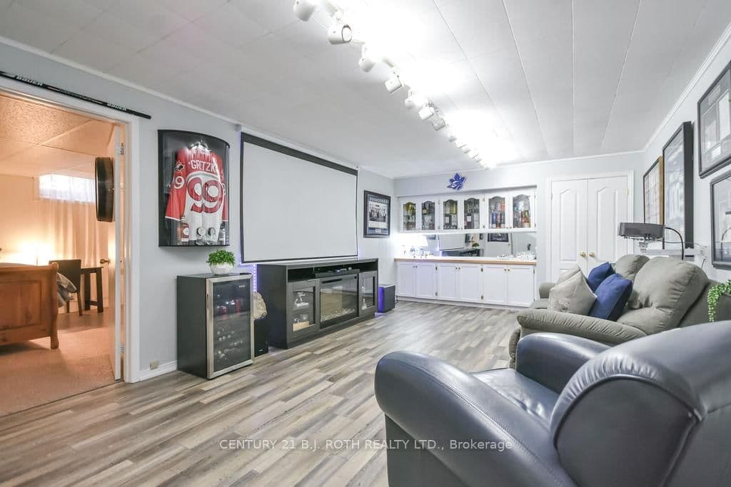 1078 Sunnidale Road thumbnail 30