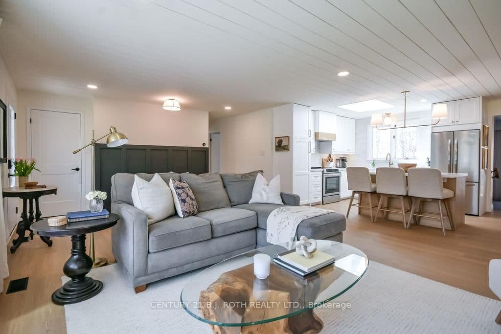 1078 Sunnidale Road thumbnail 4