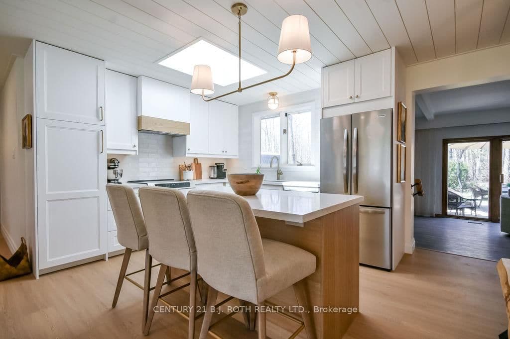 1078 Sunnidale Road thumbnail 6