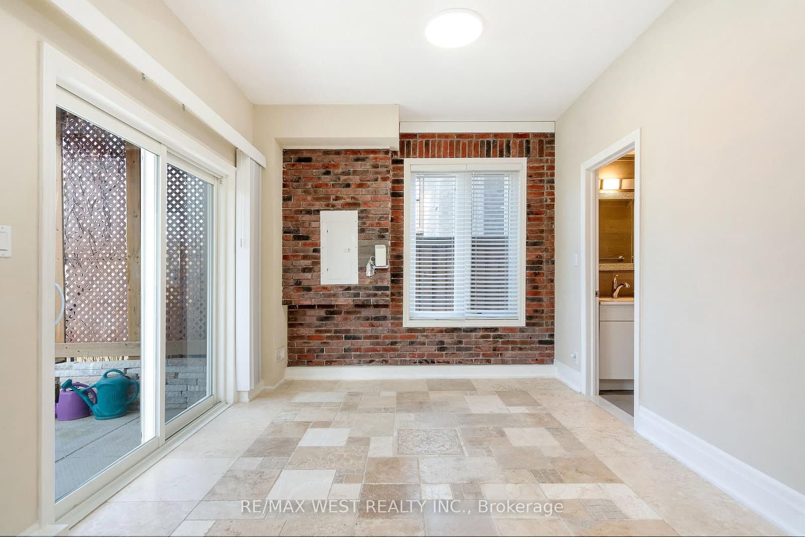 121 Allegra Drive thumbnail 44