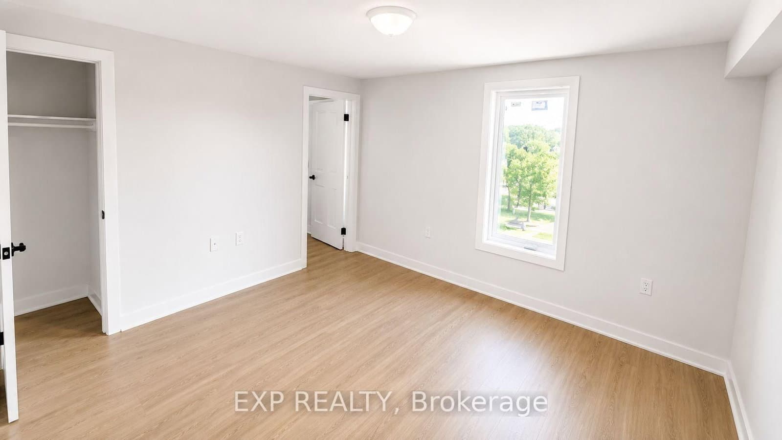 33 Front Street N, Unit Unit #3 thumbnail 3
