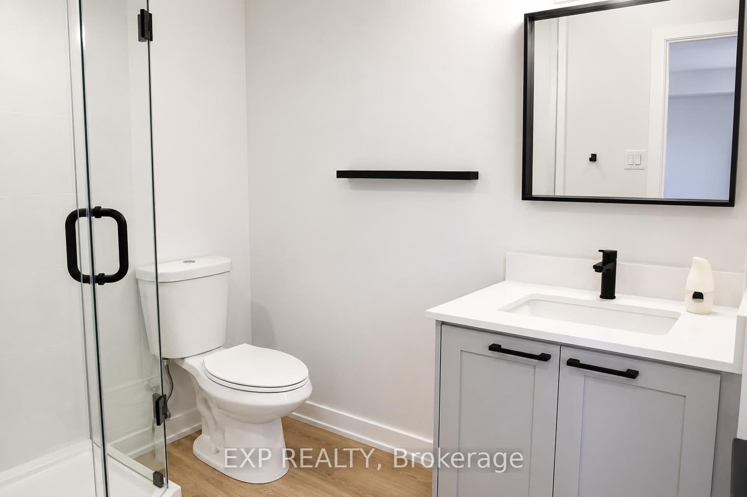 33 Front Street N, Unit Unit #3 thumbnail 4