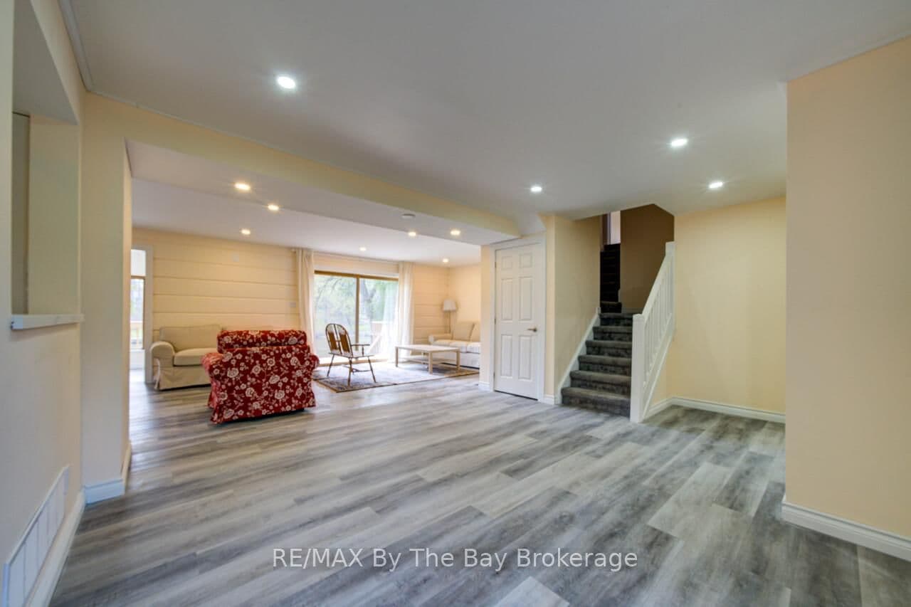 646 Oxbow Park Drive thumbnail 11