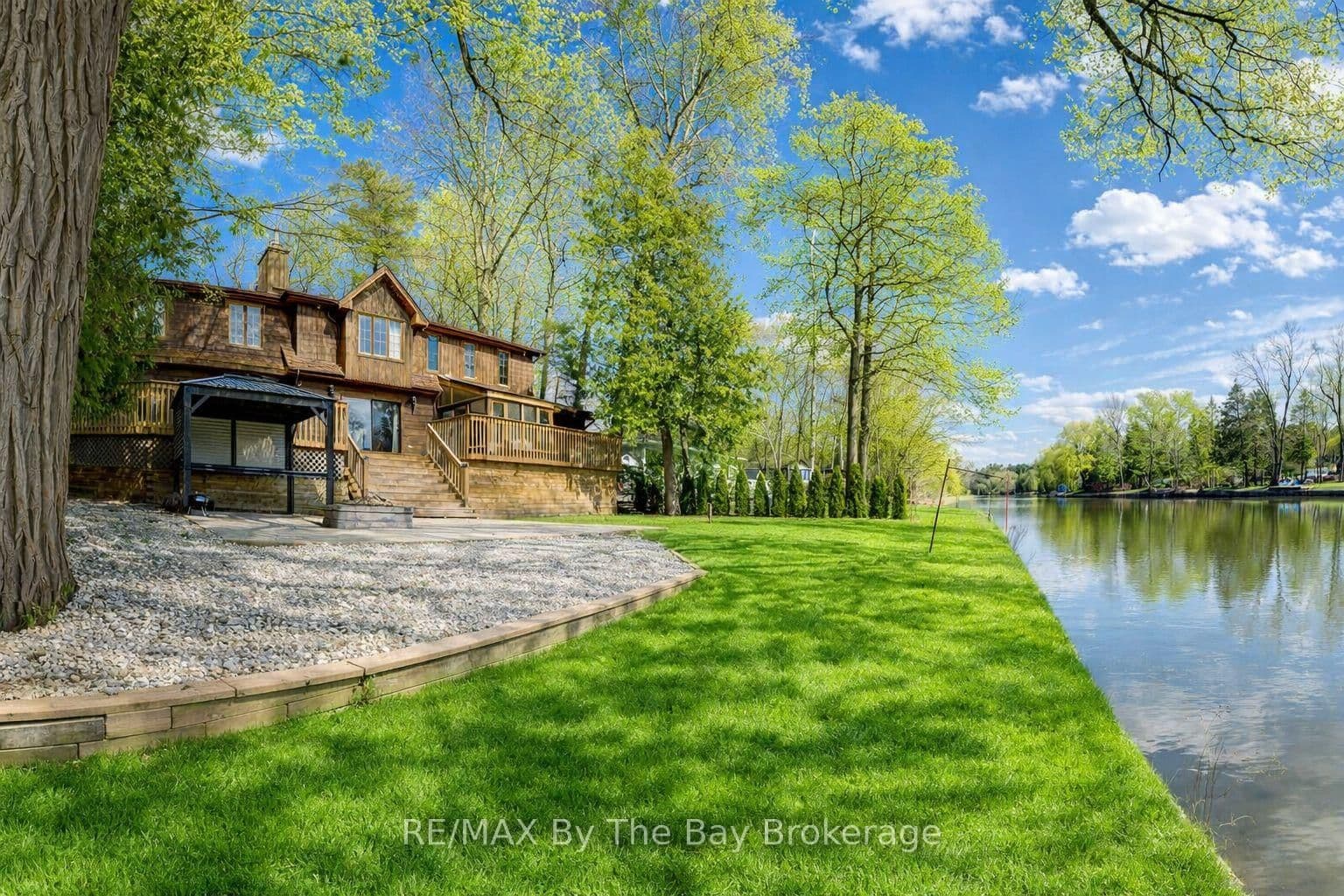 646 Oxbow Park Drive thumbnail 2