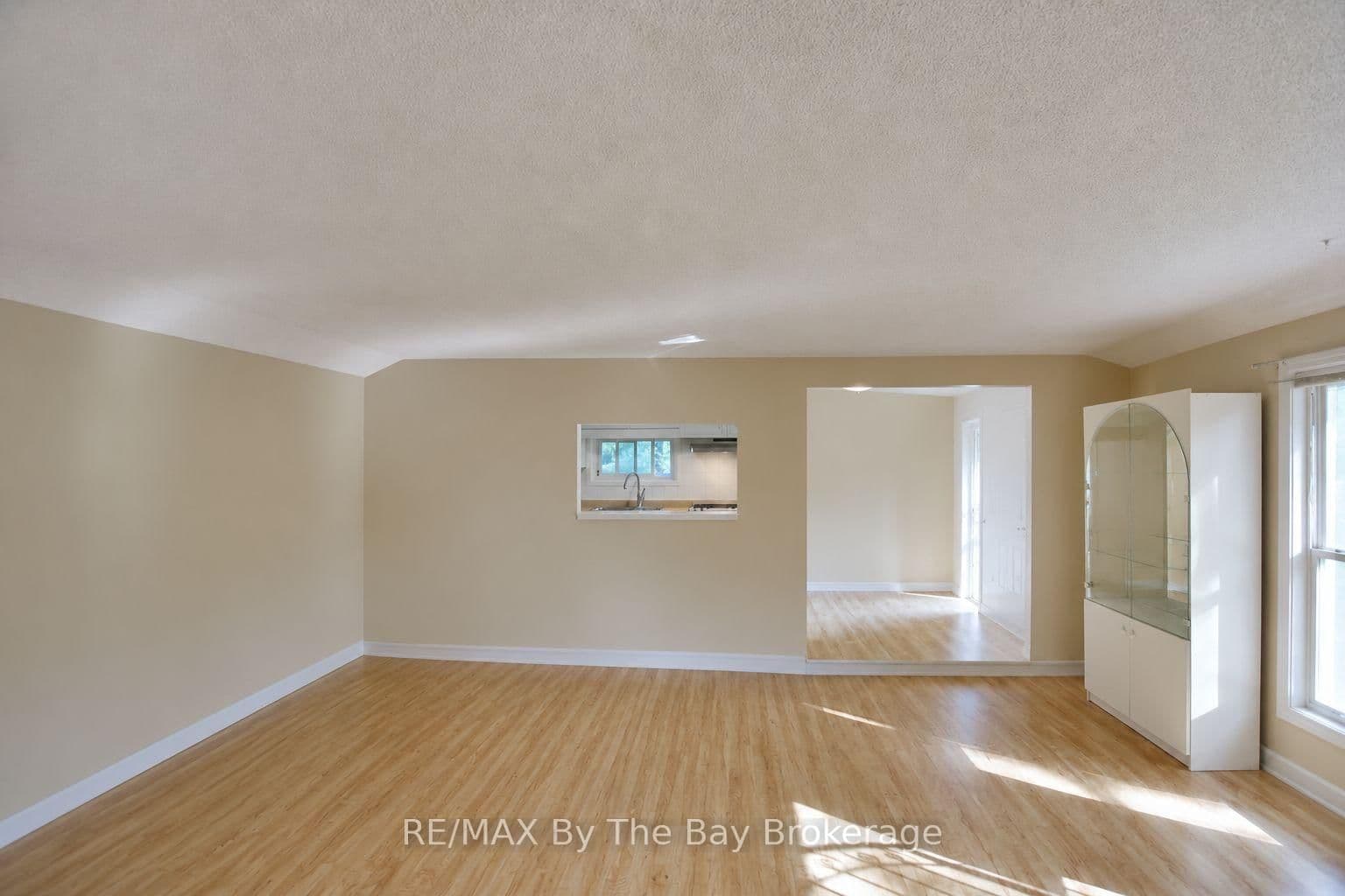 103 Sunnidale Road S thumbnail 11