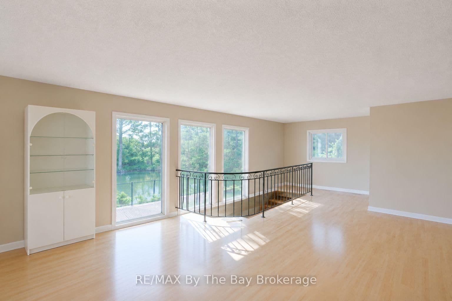 103 Sunnidale Road S thumbnail 13