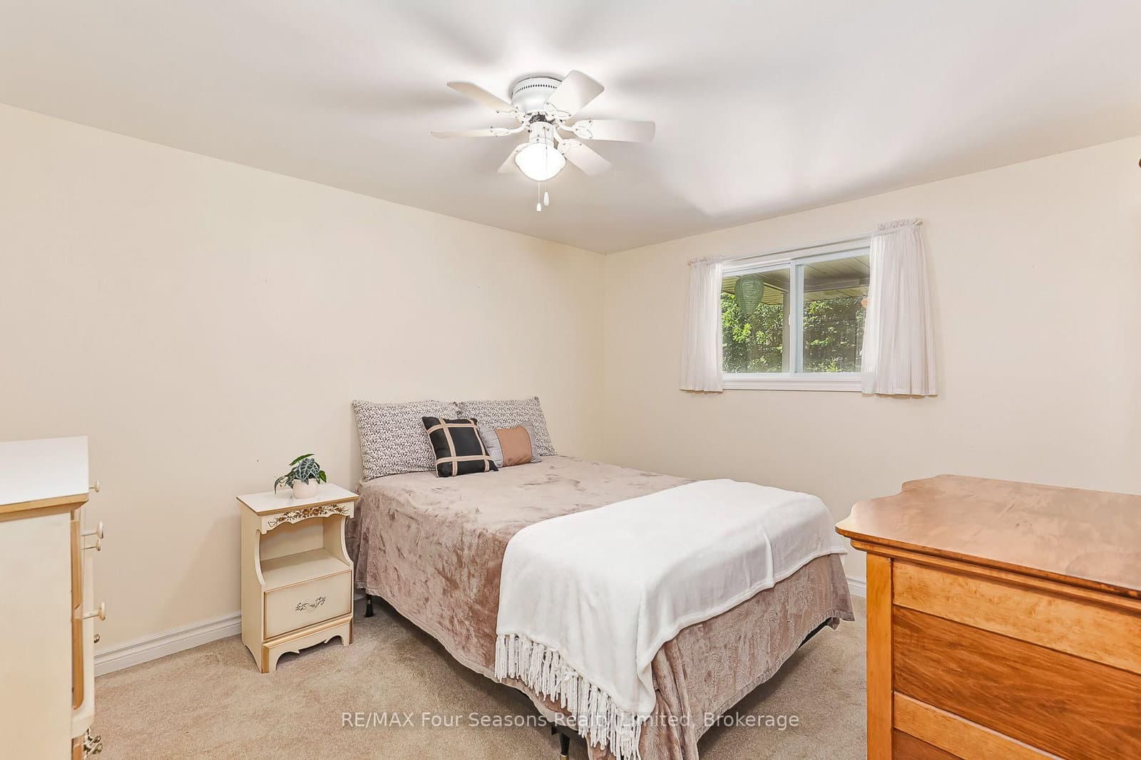 511 Oxbow Park Drive thumbnail 17