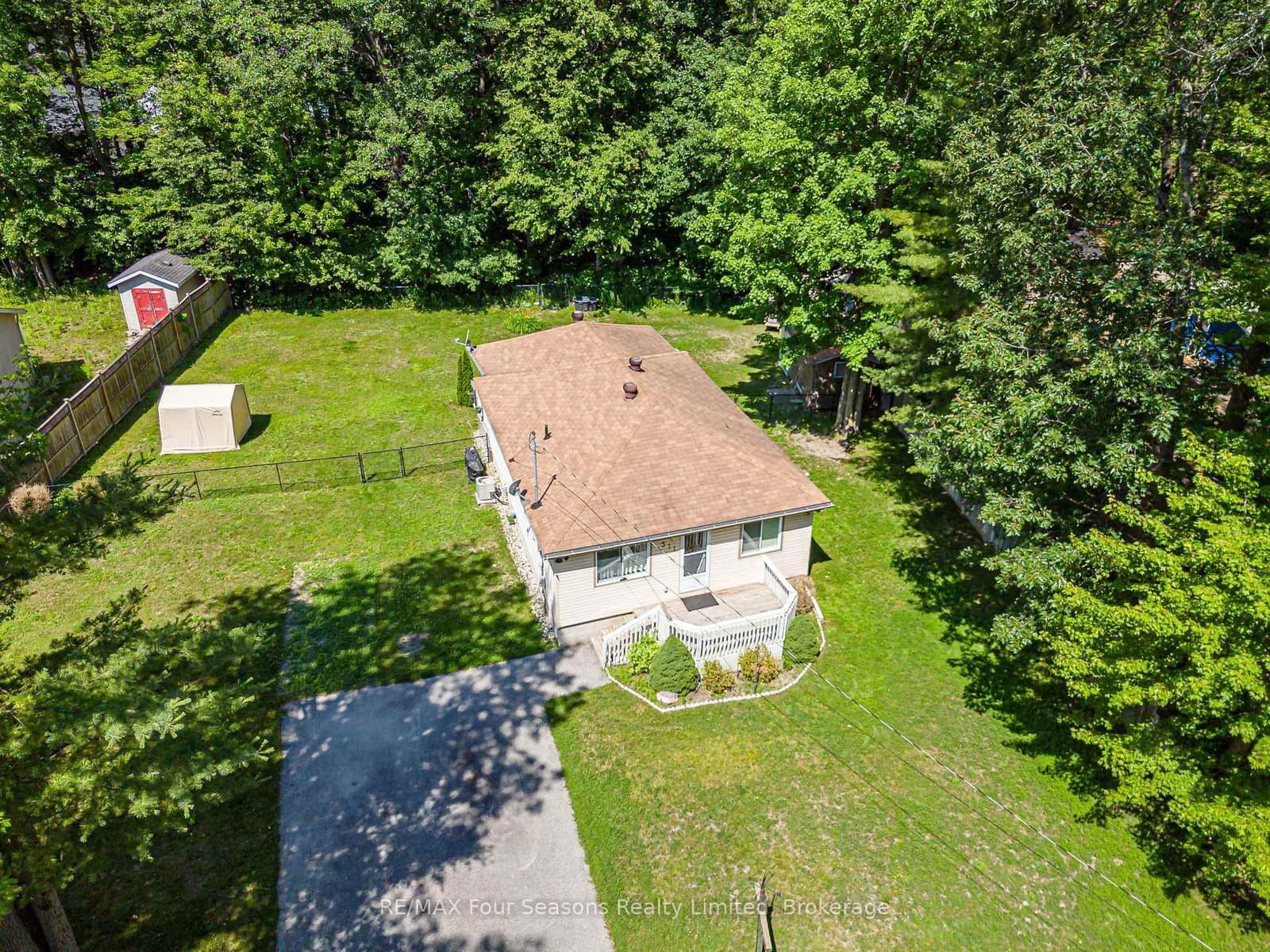 511 Oxbow Park Drive thumbnail 2