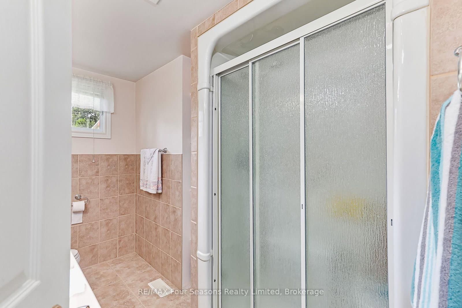 511 Oxbow Park Drive thumbnail 24