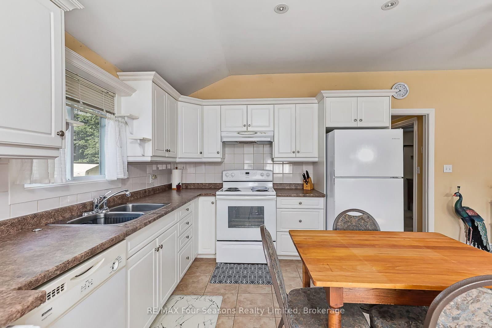 511 Oxbow Park Drive thumbnail 6