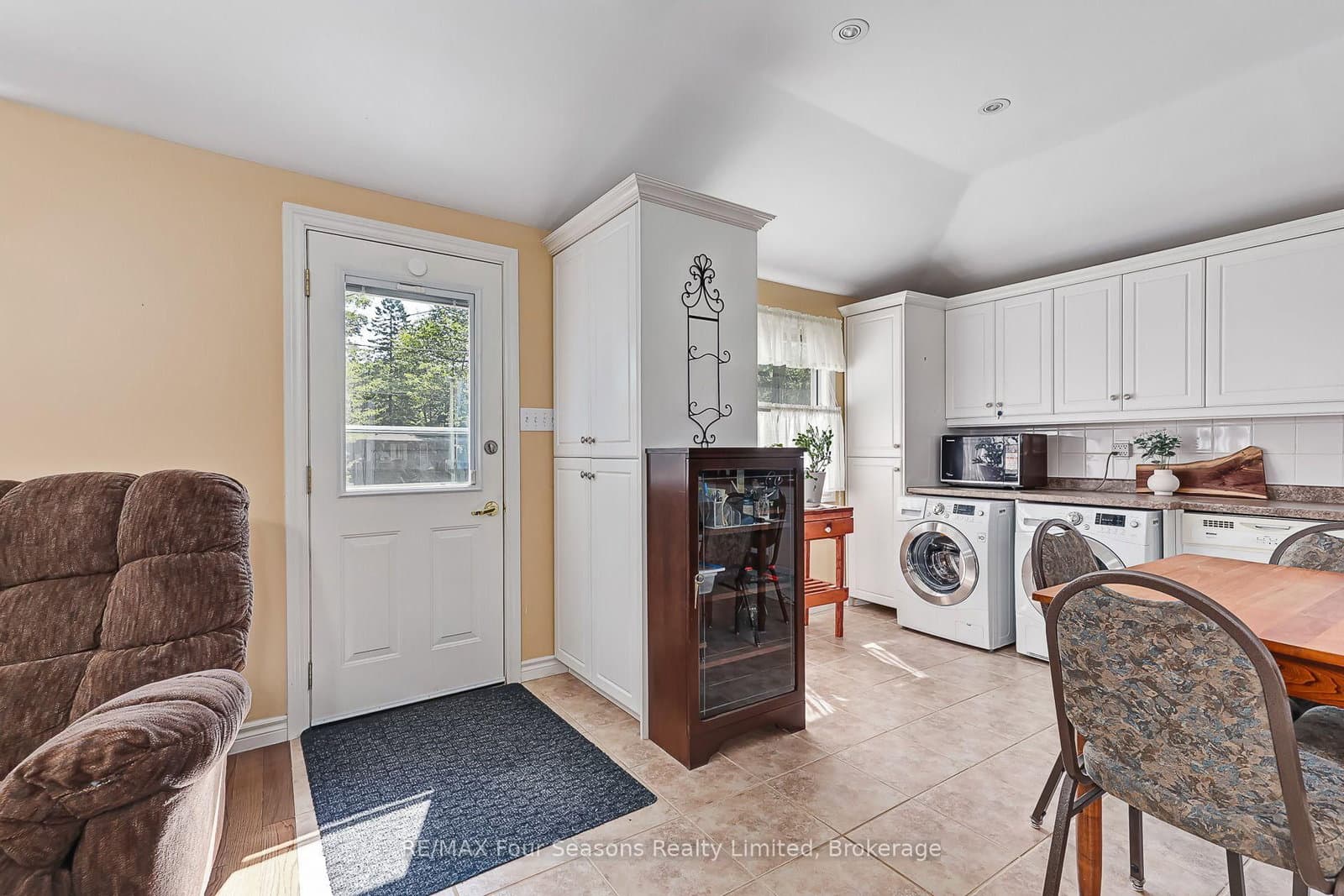 511 Oxbow Park Drive thumbnail 8