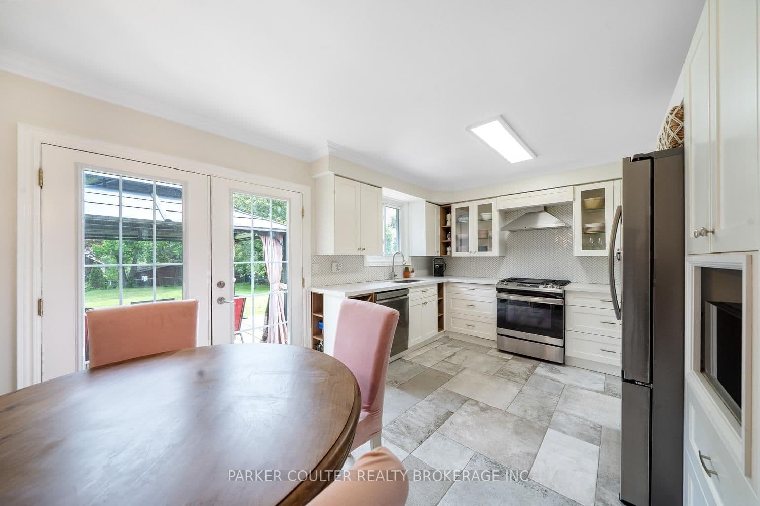 289 Pine Drive thumbnail 9