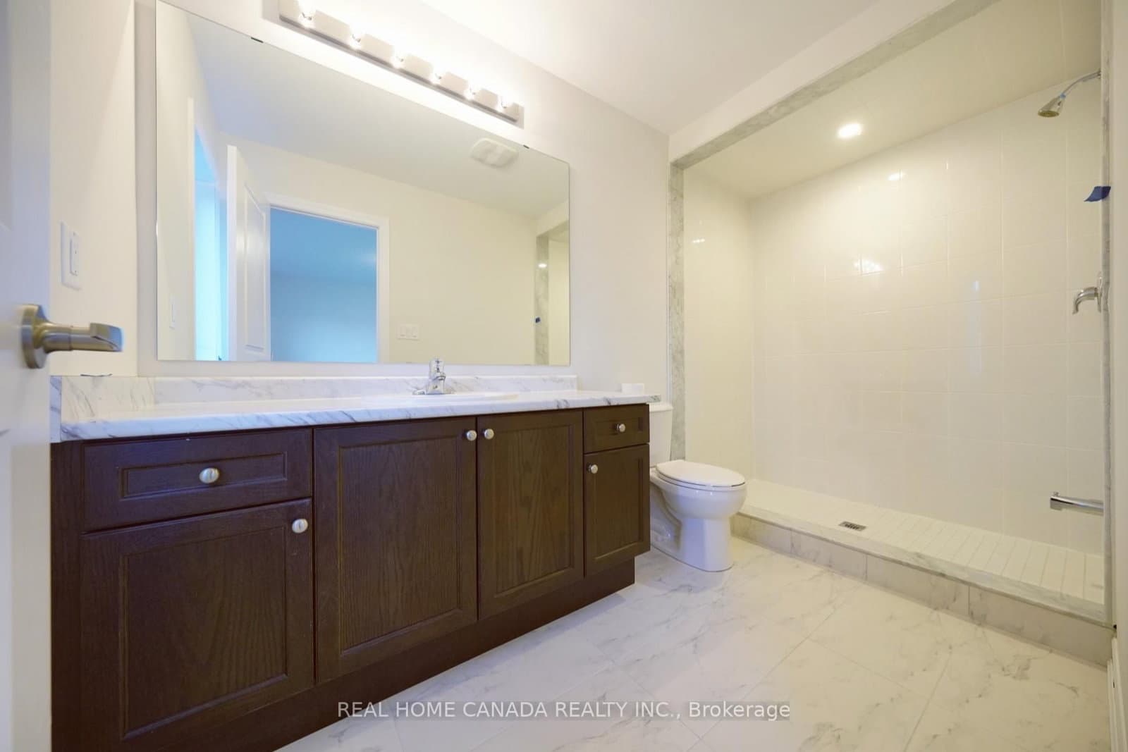 24 Durham Avenue thumbnail 16