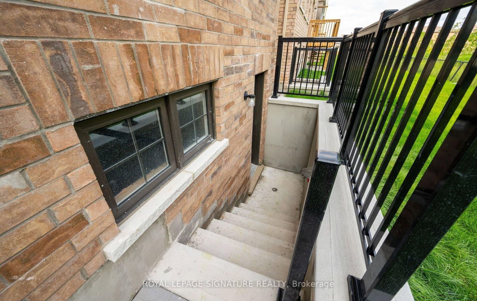 205 Warden Street thumbnail 47