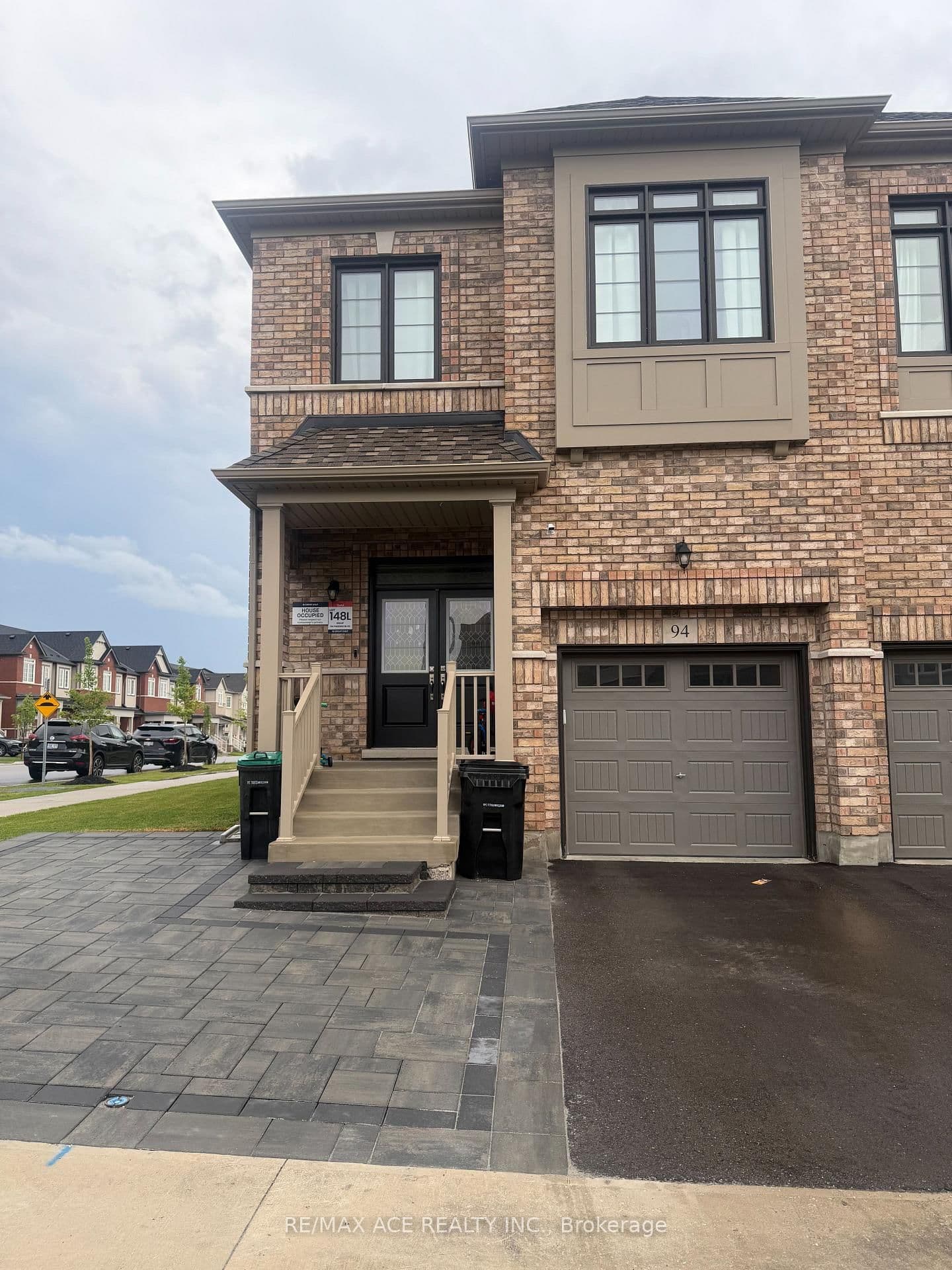 94 Phoenix Boulevard - Image 1
