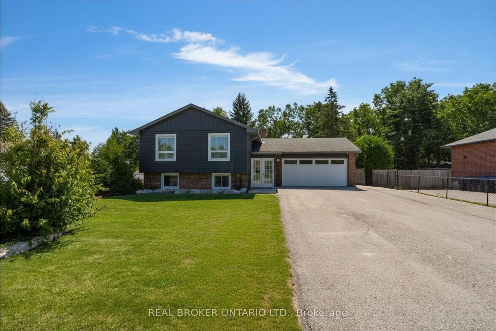 975 Sunnidale Road - Image 1