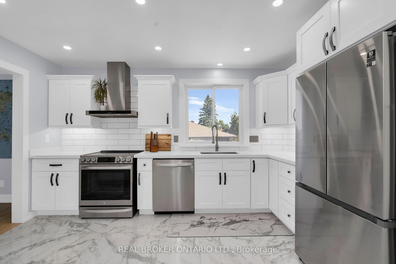 975 Sunnidale Road thumbnail 19