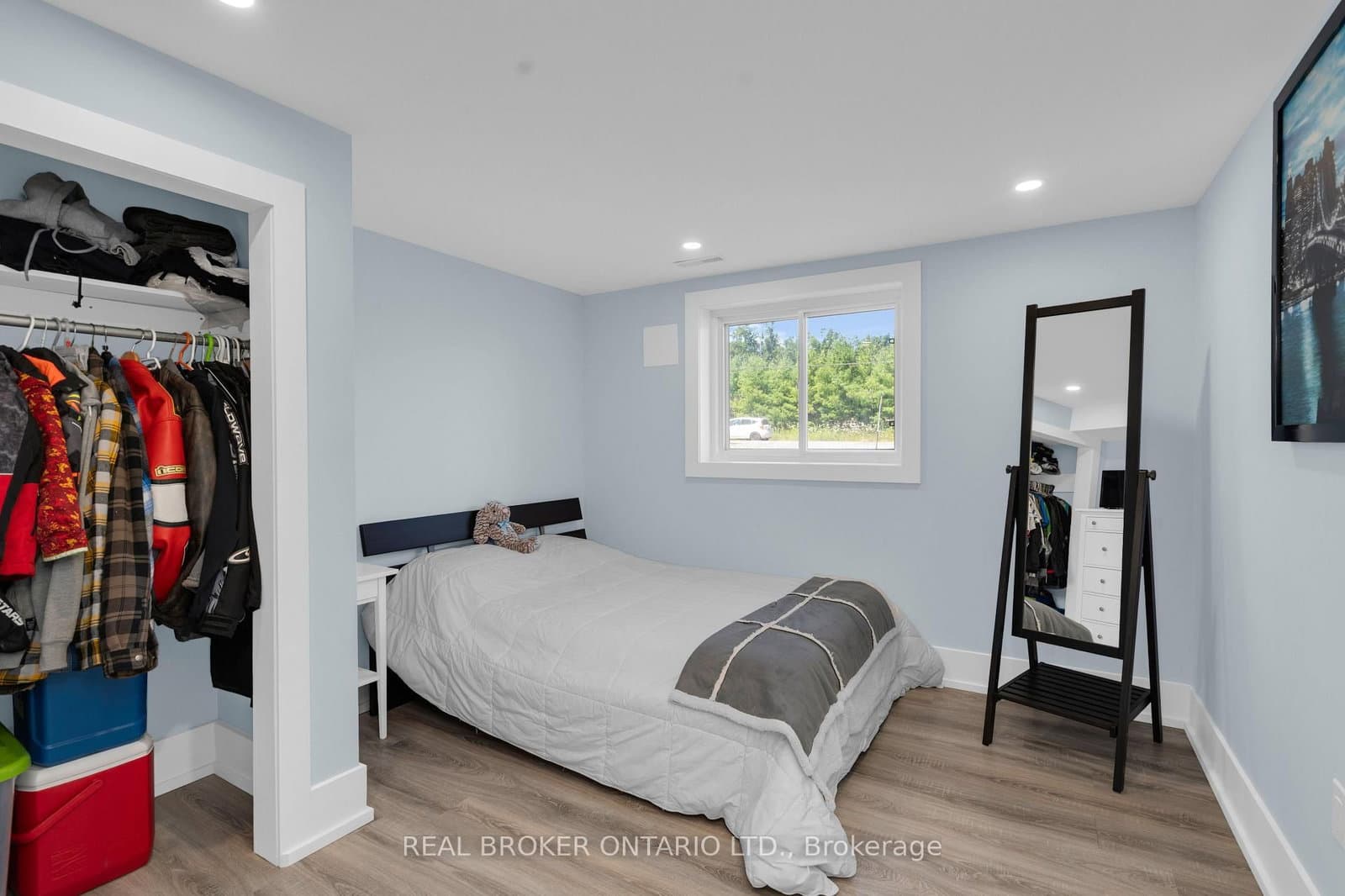 975 Sunnidale Road thumbnail 29