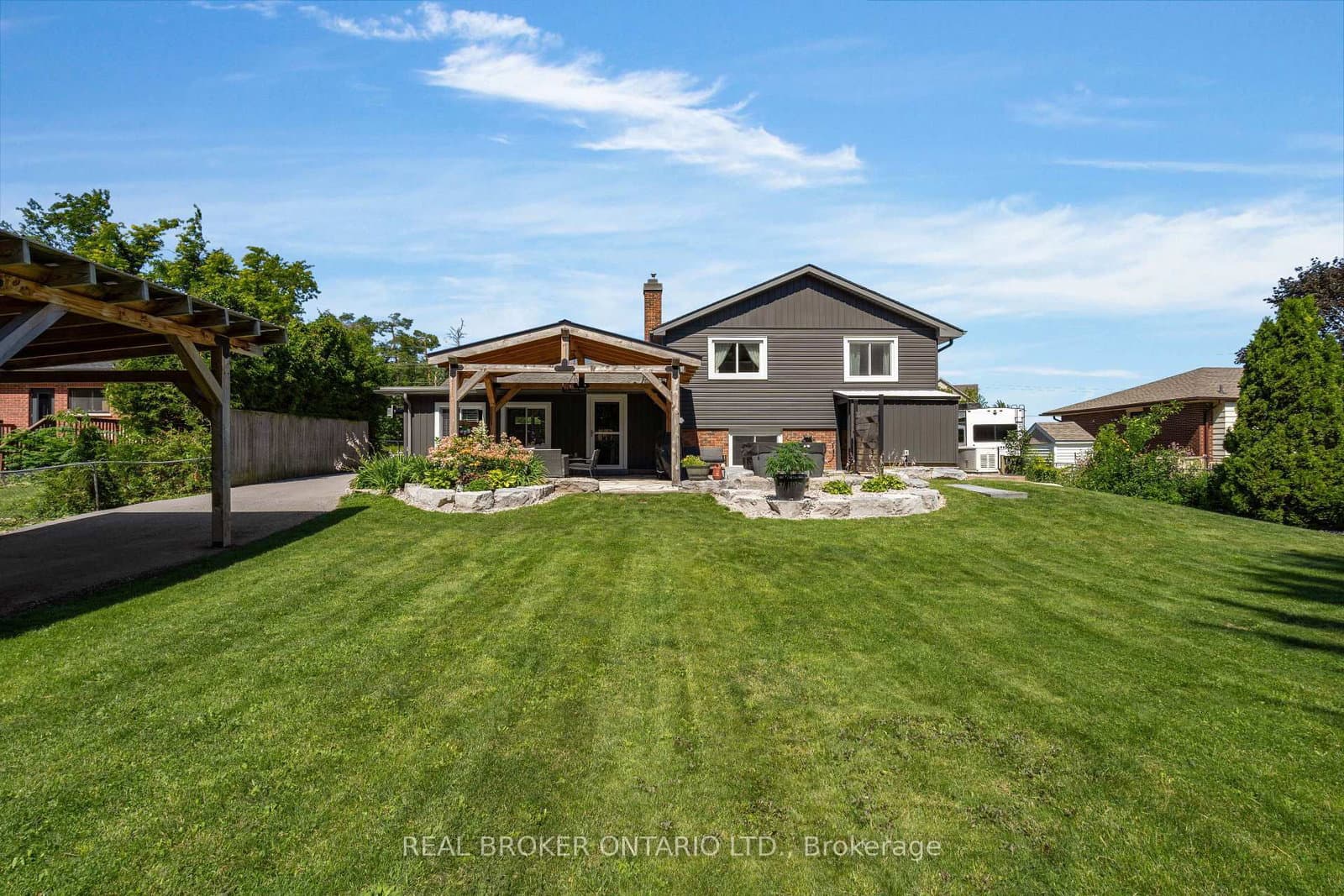 975 Sunnidale Road thumbnail 3