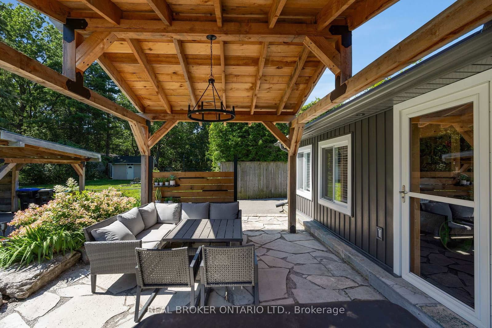 975 Sunnidale Road thumbnail 36