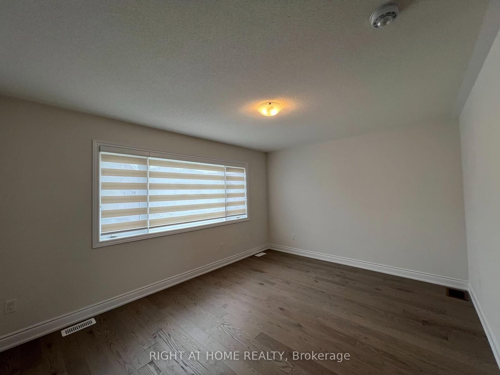 24 Tamworth Terrace W thumbnail 10