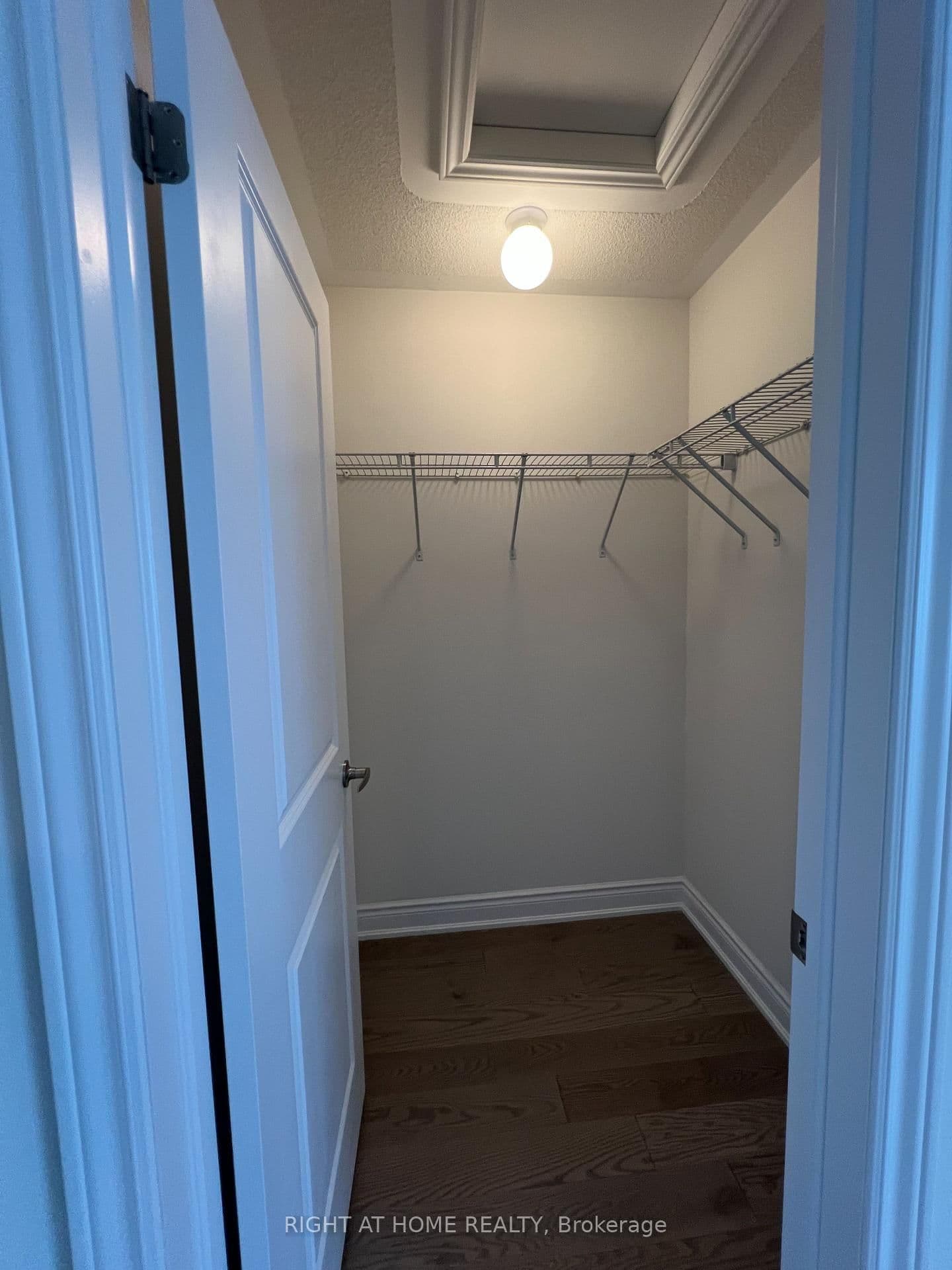 24 Tamworth Terrace W thumbnail 13