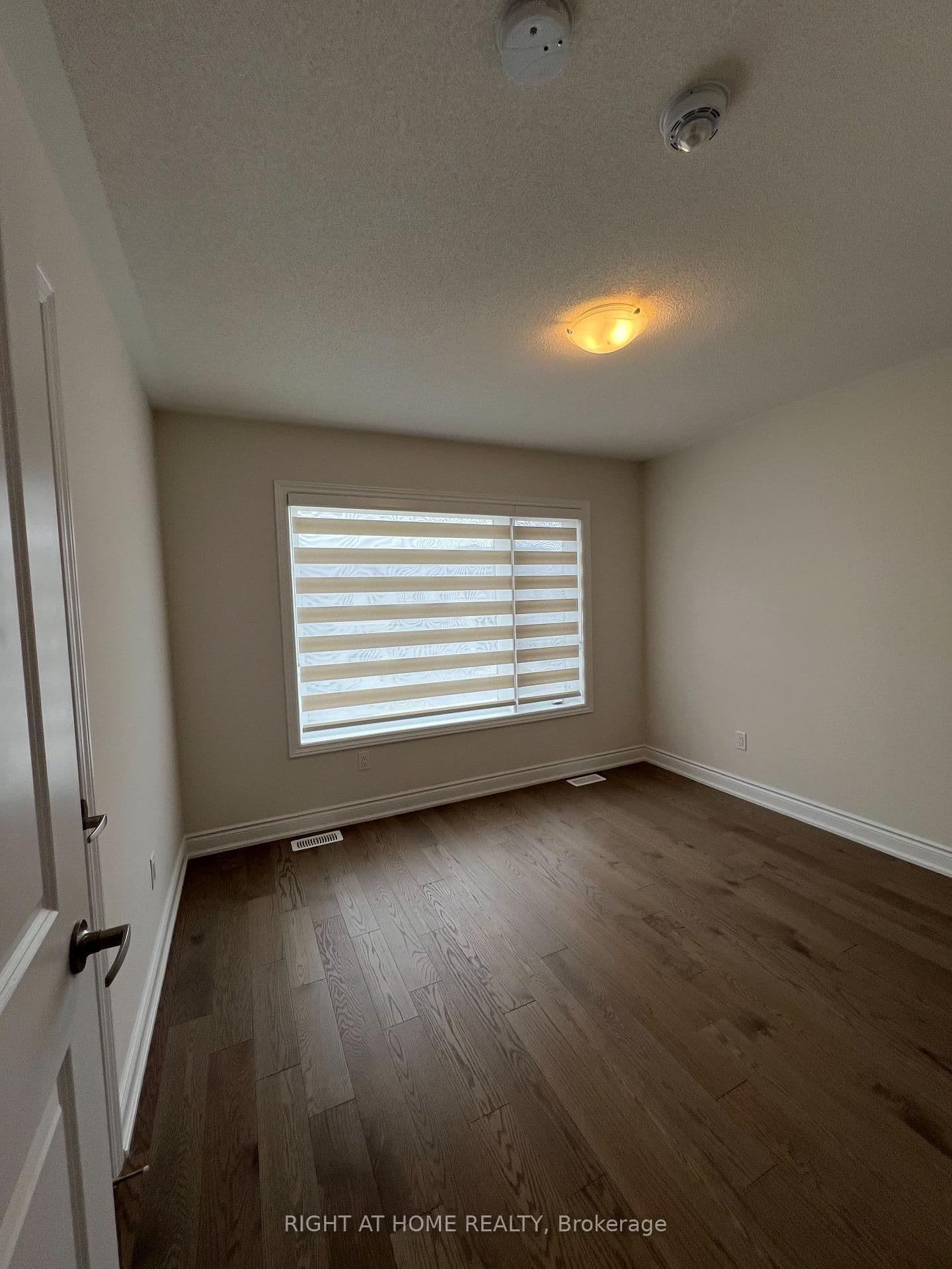 24 Tamworth Terrace W thumbnail 14
