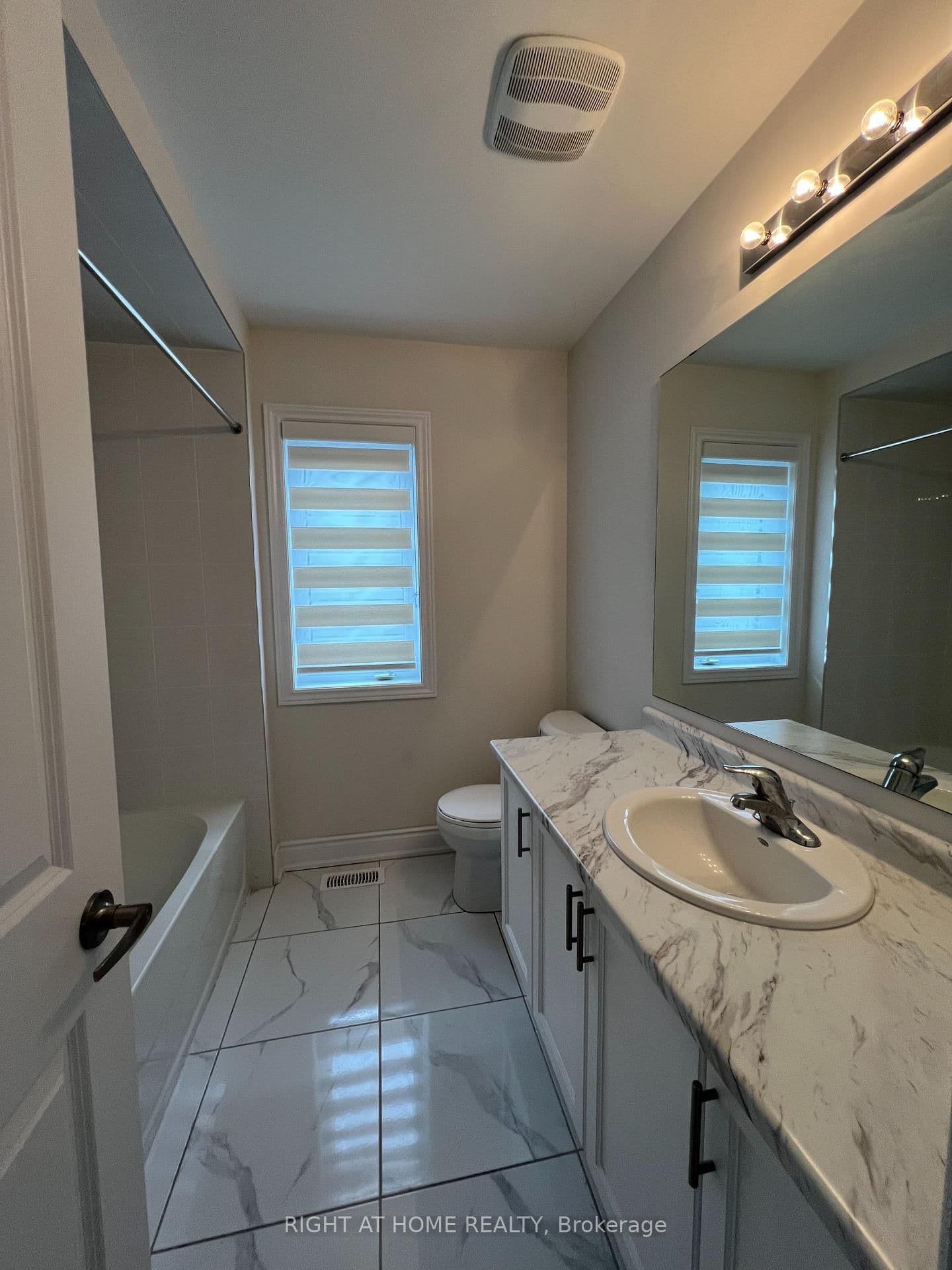 24 Tamworth Terrace W thumbnail 15
