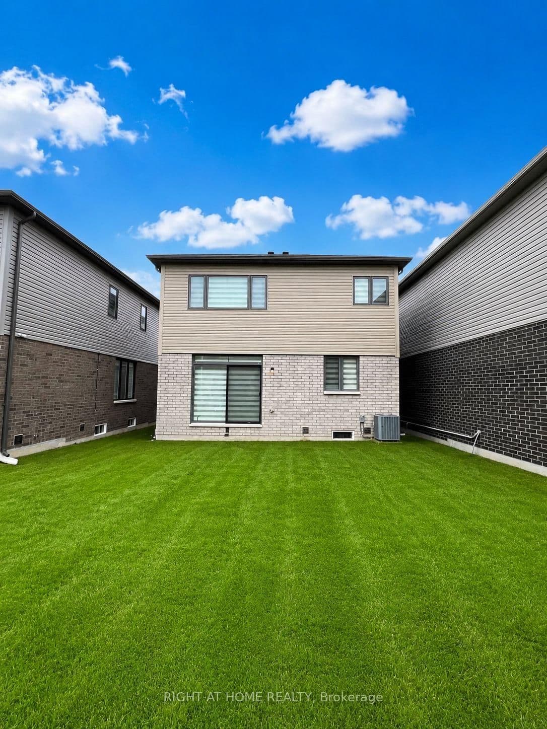 24 Tamworth Terrace W thumbnail 17