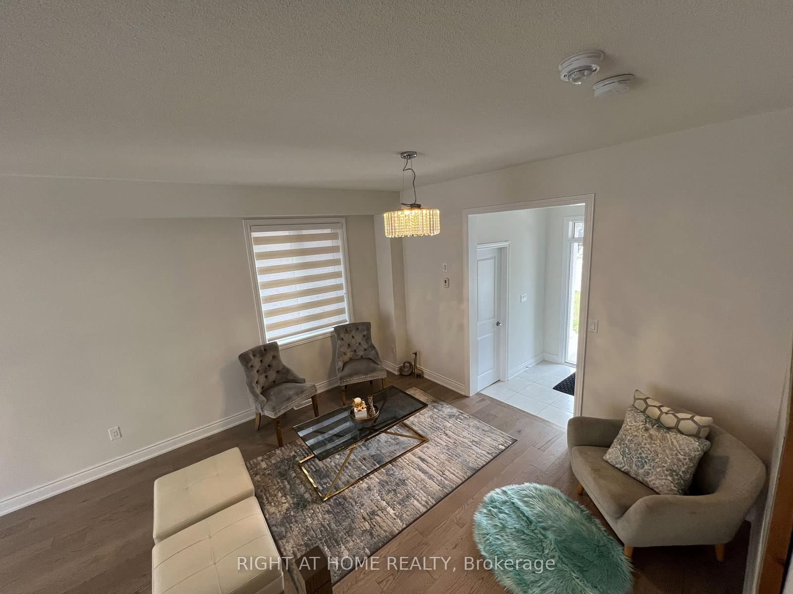 24 Tamworth Terrace W thumbnail 4